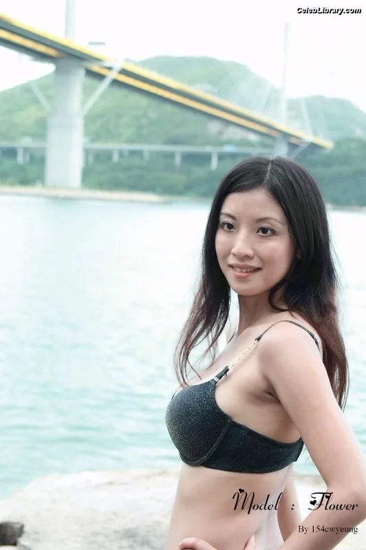 Flora Cheung photo 6 of 199
