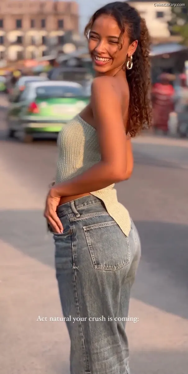Flora Coquerel photo 21 of 165