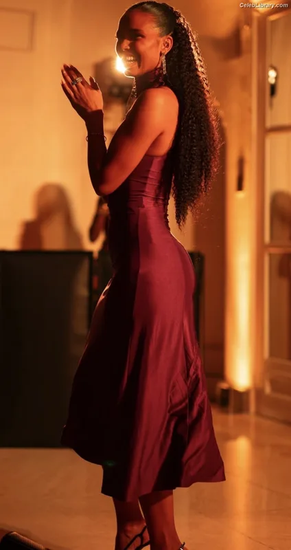 Flora Coquerel photo 15 of 166