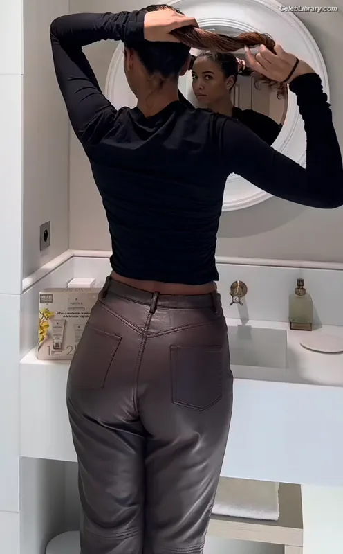Flora Coquerel photo 13 of 166