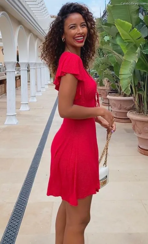 Flora Coquerel photo 9 of 166