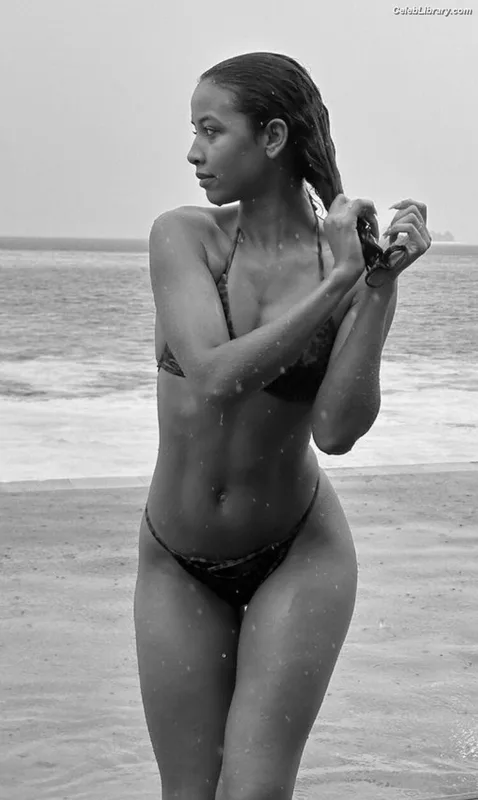 Flora Coquerel photo 14 of 166