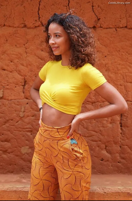 Flora Coquerel photo 22 of 166
