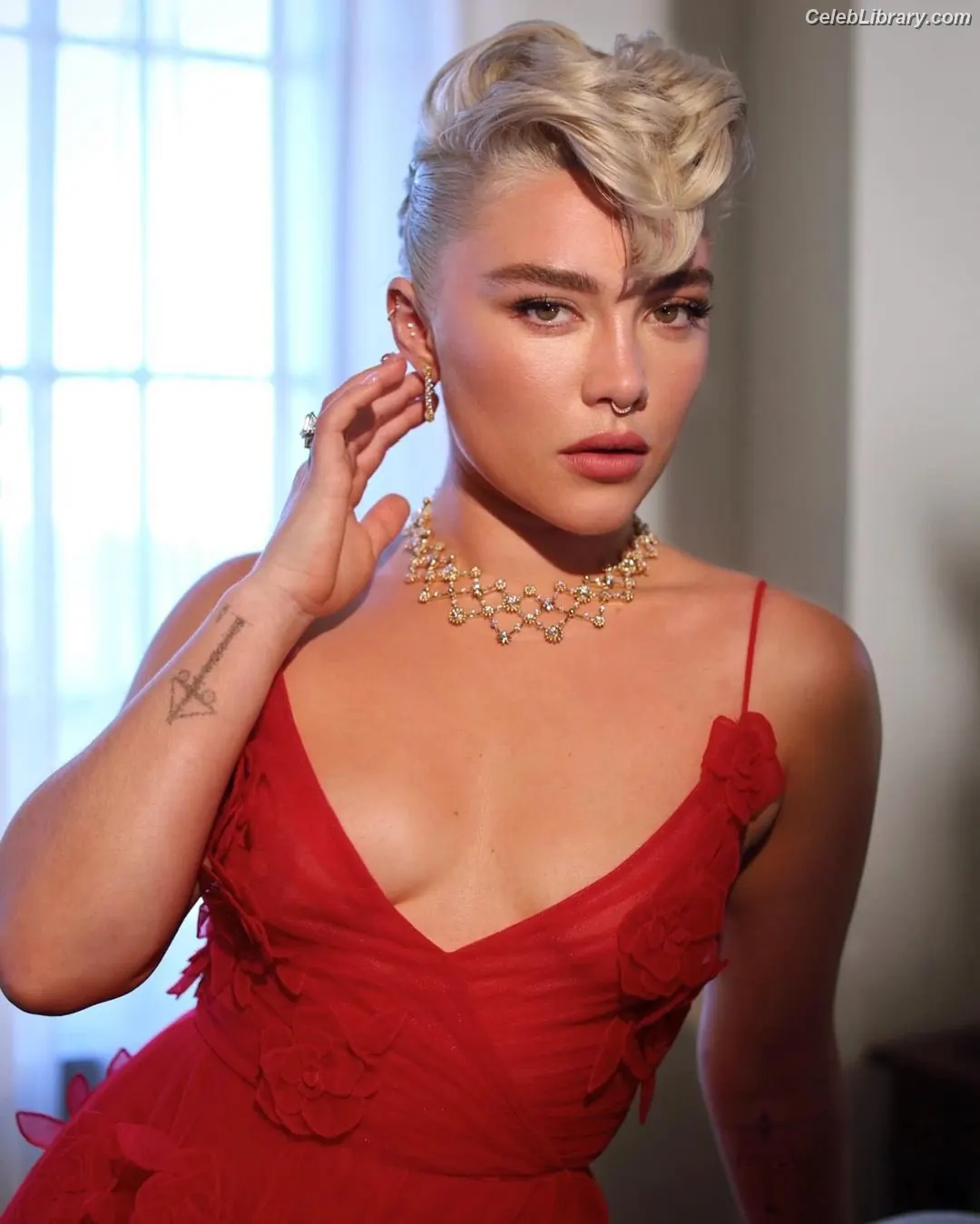 Florence Pugh photo 2 of 1241