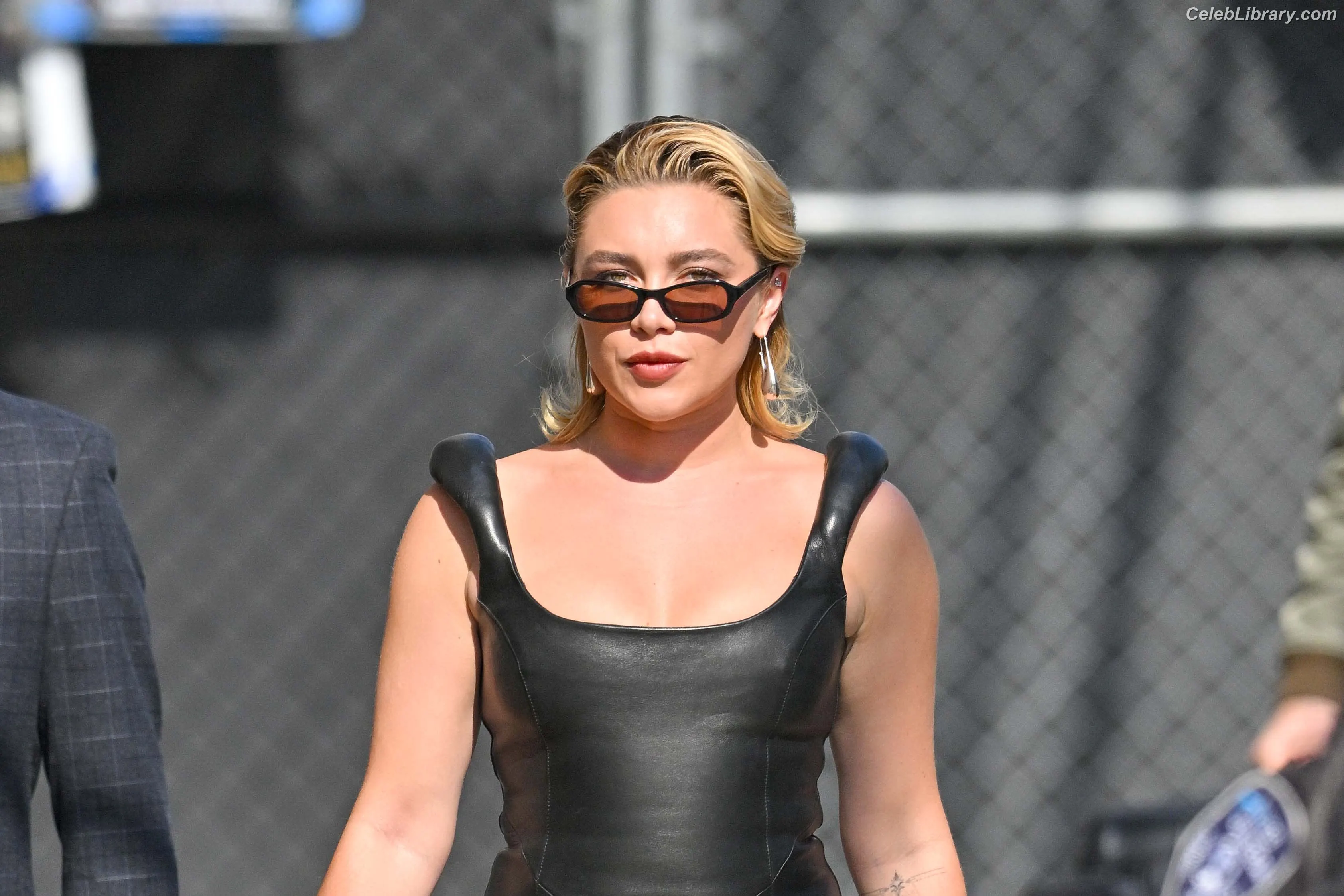 Florence Pugh photo 10 of 1241