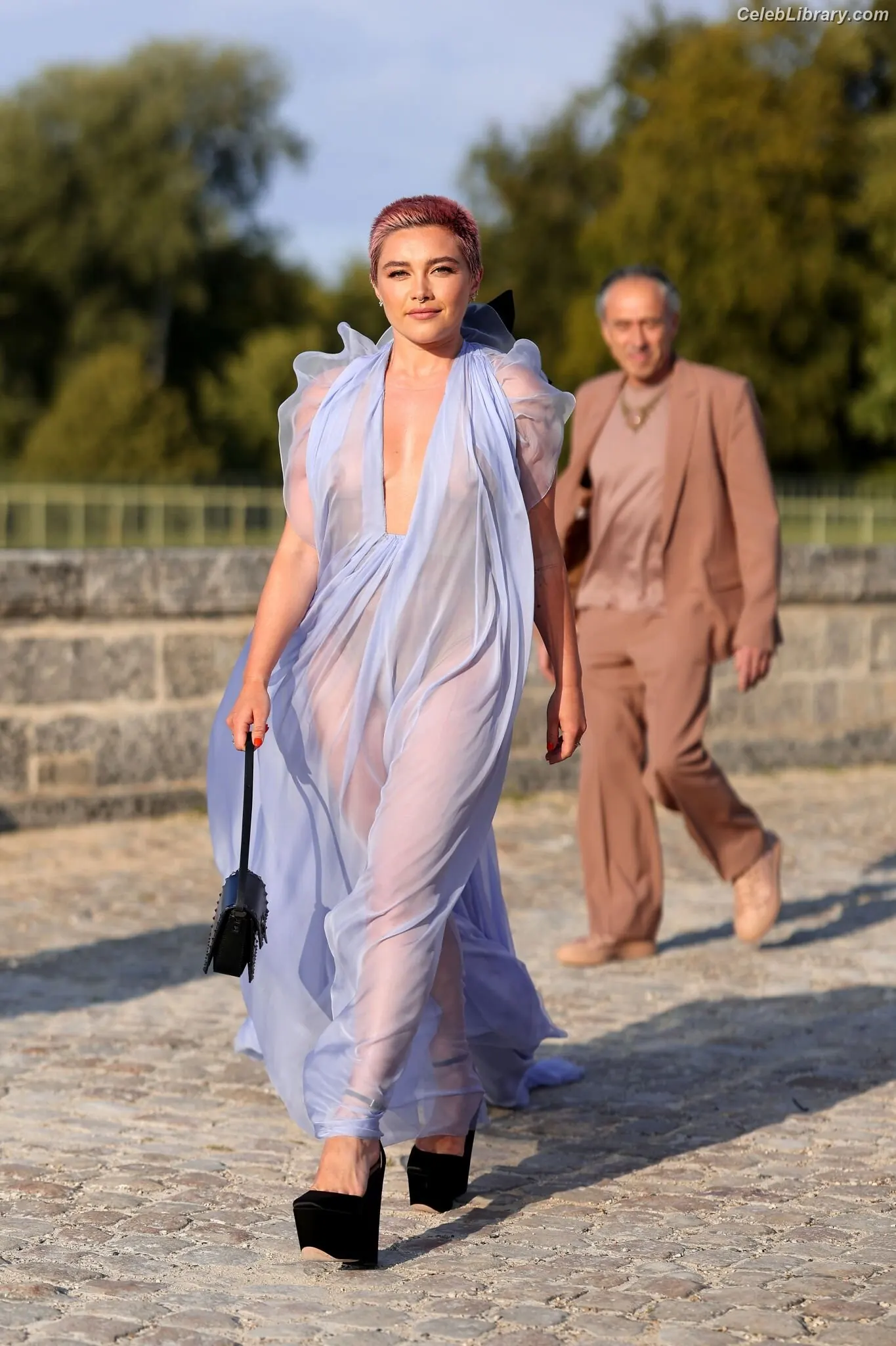Florence Pugh photo 11 of 1241