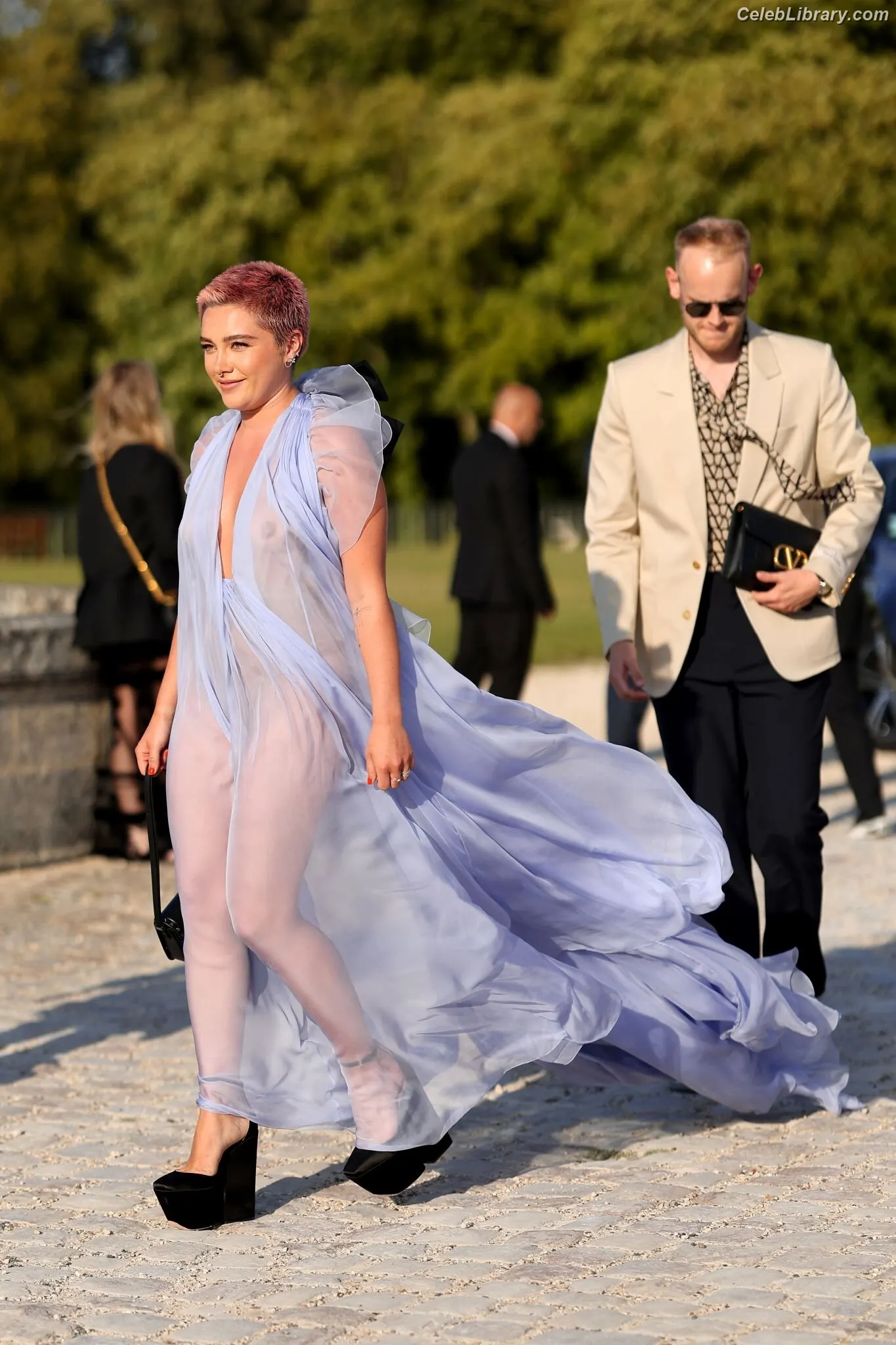 Florence Pugh photo 16 of 1241