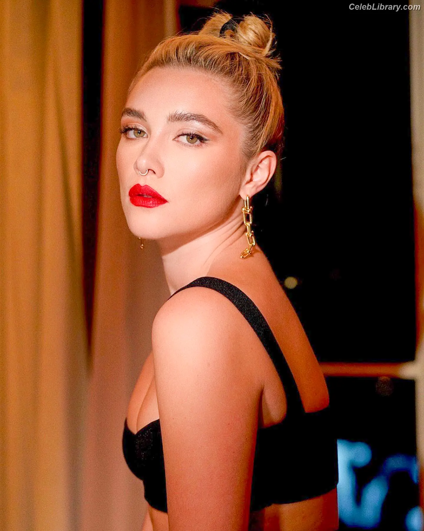 Florence Pugh photo 6 of 1241