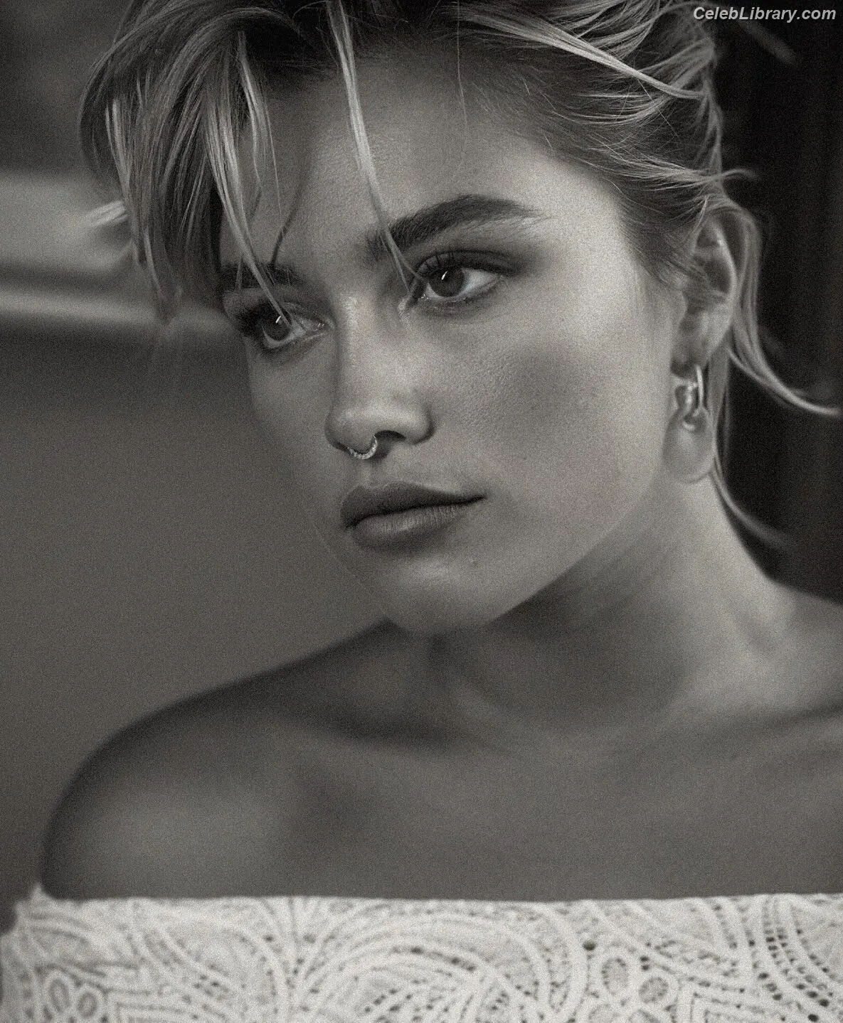 Florence Pugh photo 7 of 1241