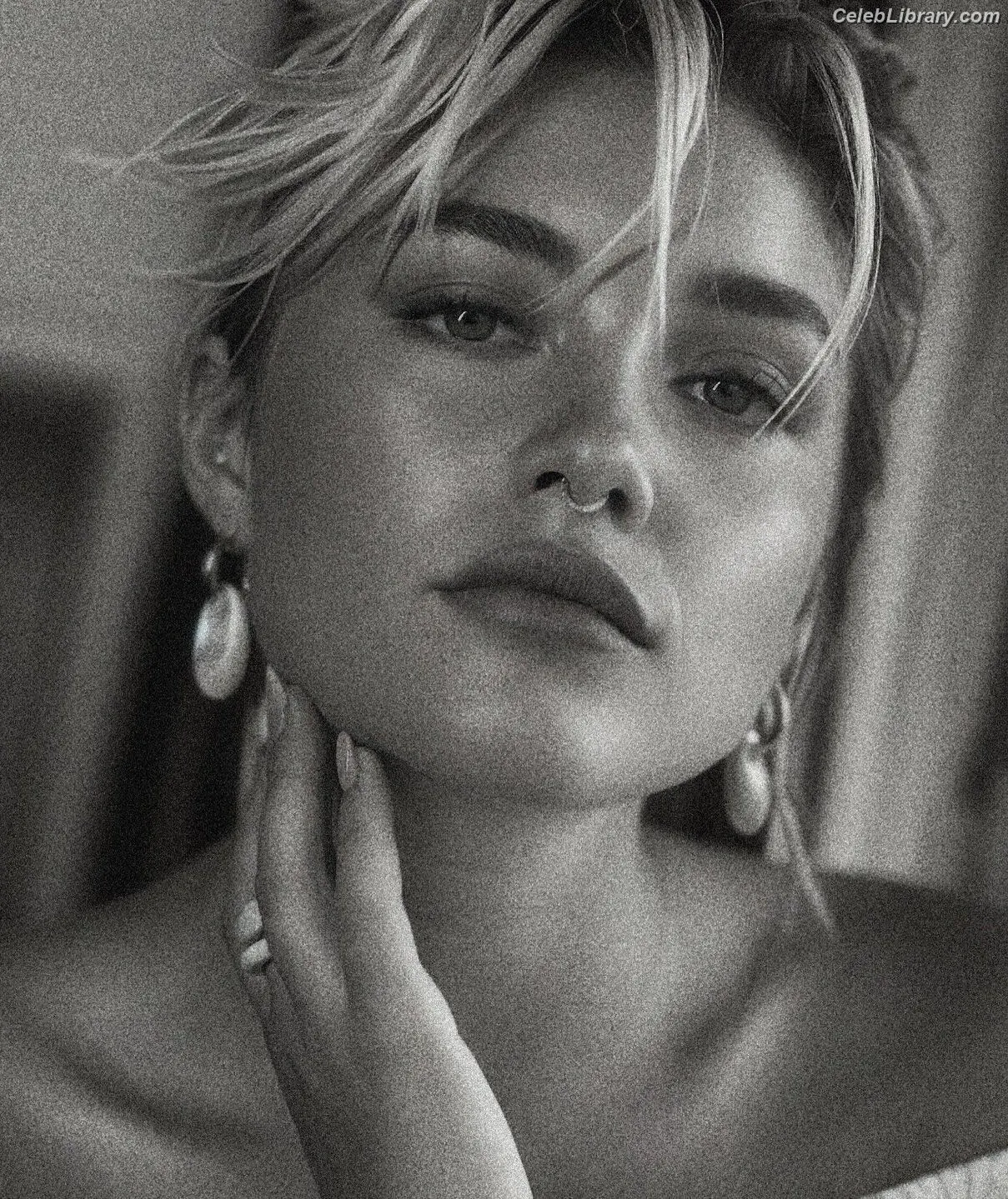 Florence Pugh photo 8 of 1241