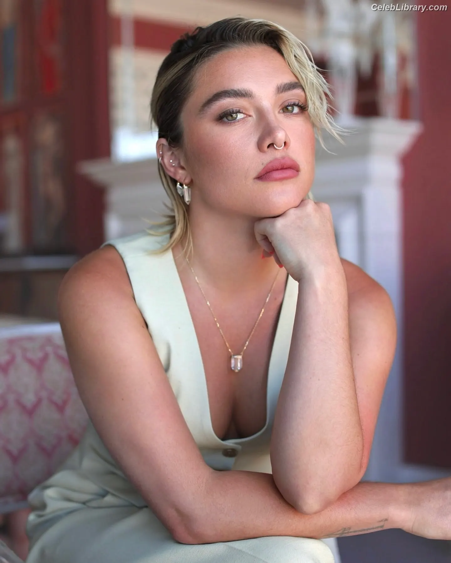 Florence Pugh photo 6 of 1241