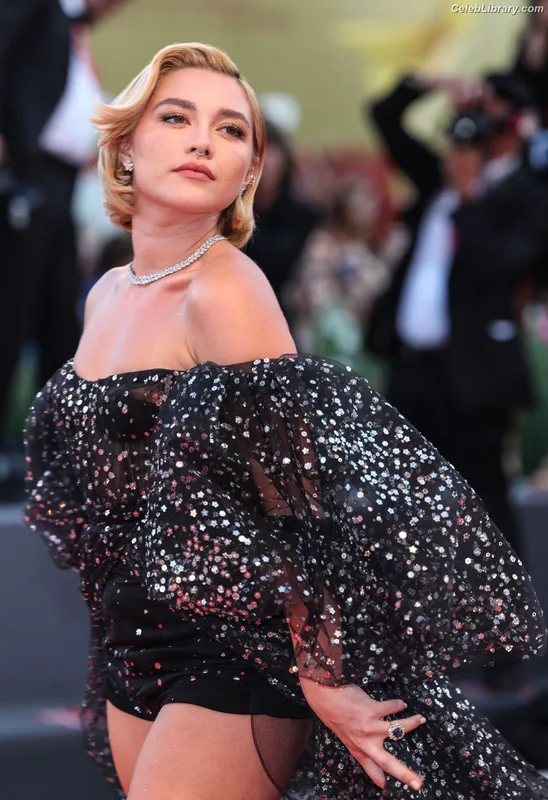 Florence Pugh photo 11 of 1242