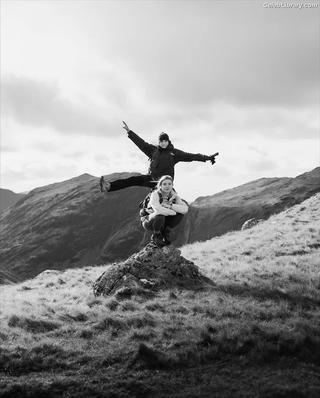 Florence Pugh photo 3 of 1242