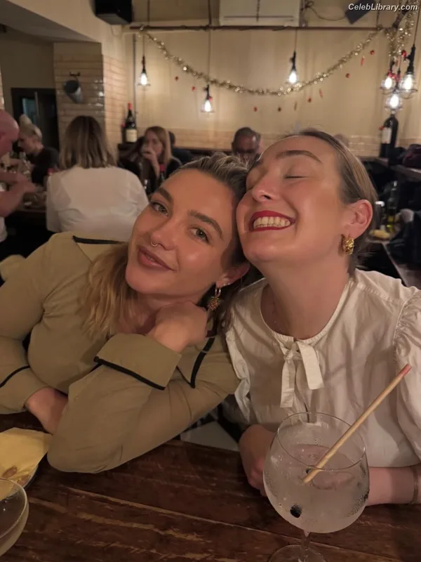 Florence Pugh photo 10 of 1242