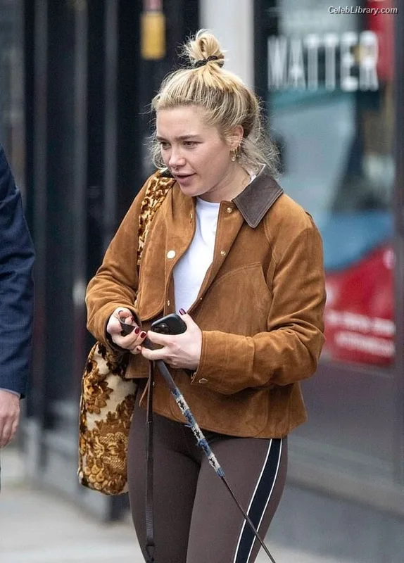 Florence Pugh photo 7 of 1242