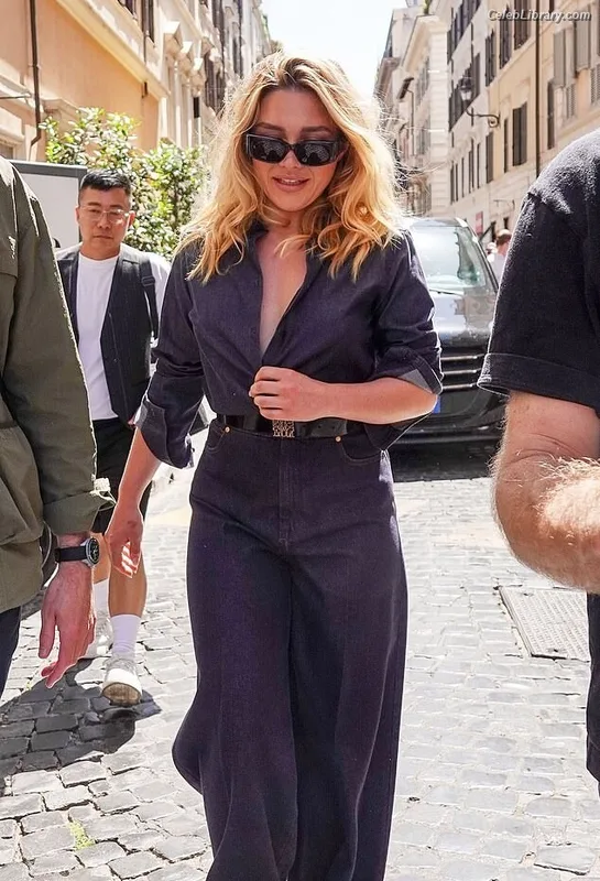 Florence Pugh photo 17 of 1242