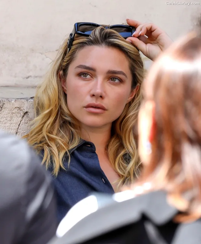 Florence Pugh photo 21 of 1242