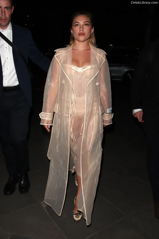 Florence Pugh photo 9 of 1242