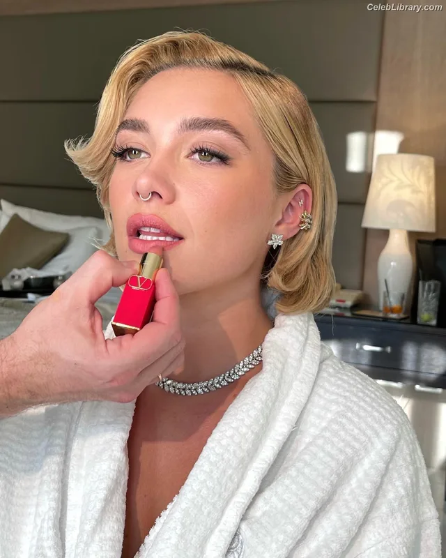 Florence Pugh photo 21 of 1242