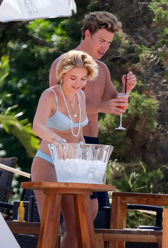 Florence Pugh photo 4 of 1242