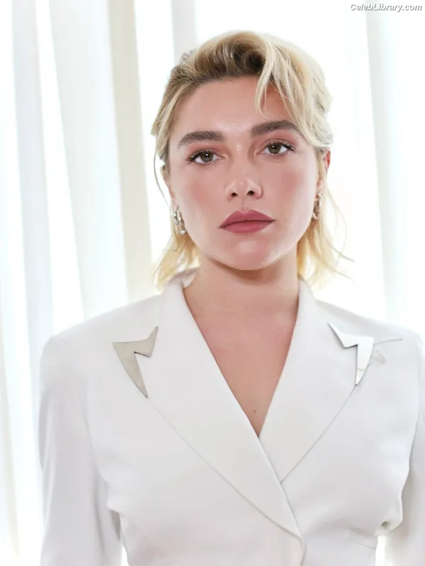 Florence Pugh photo 17 of 1242