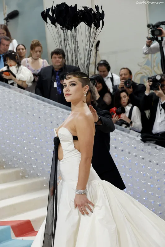 Florence Pugh photo 24 of 1242