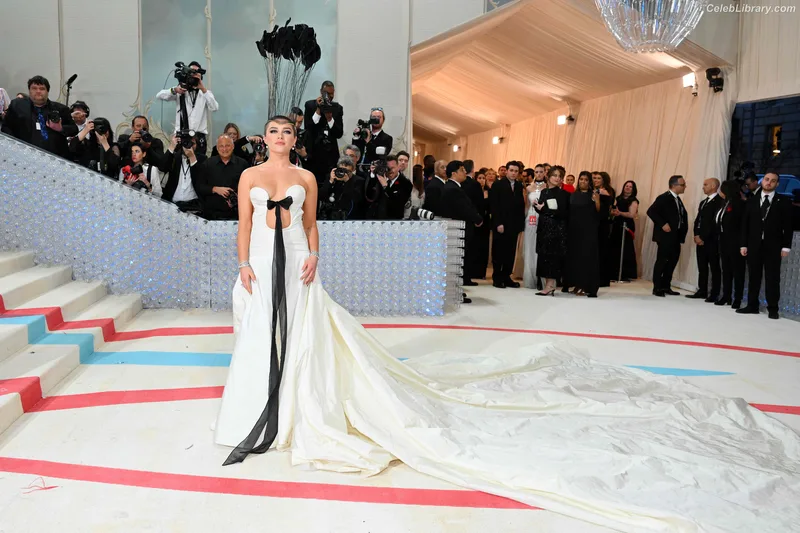 Florence Pugh photo 9 of 1242