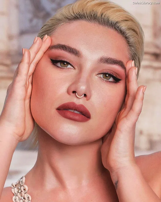 Florence Pugh photo 2 of 1242