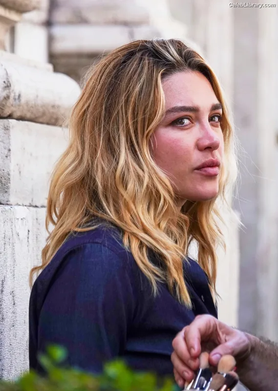 Florence Pugh photo 4 of 1242
