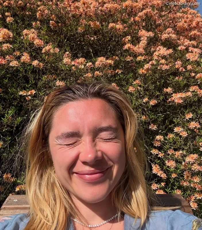 Florence Pugh photo 19 of 1242