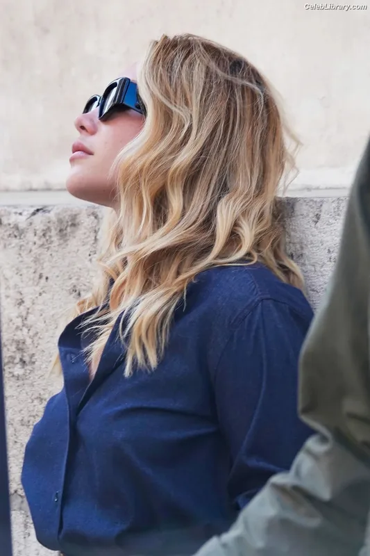 Florence Pugh photo 3 of 1242