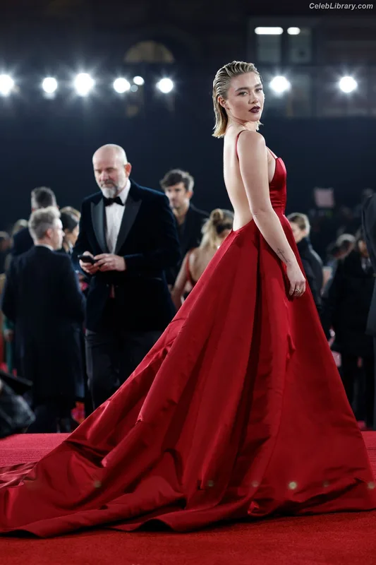 Florence Pugh photo 4 of 1242