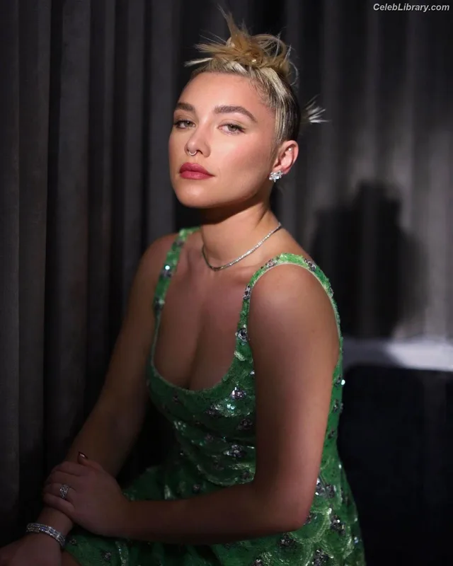 Florence Pugh photo 10 of 1242