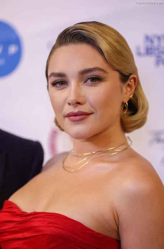 Florence Pugh photo 11 of 1242