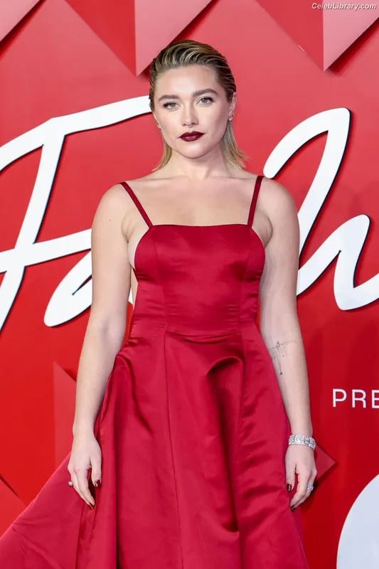 Florence Pugh photo 16 of 1242