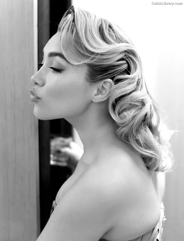 Florence Pugh photo 23 of 1242