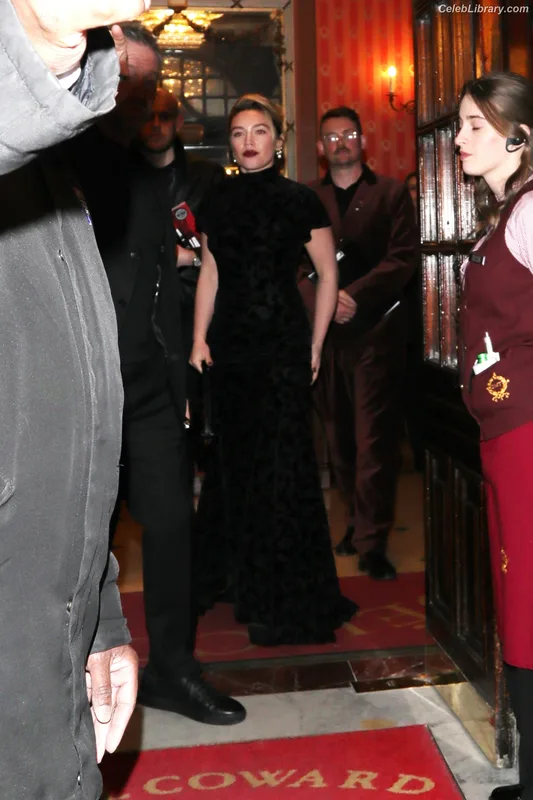 Florence Pugh photo 6 of 1242