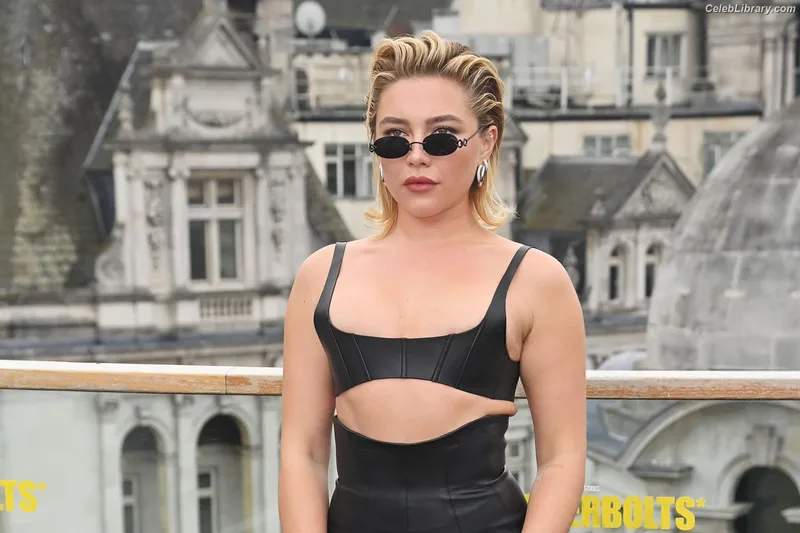 Florence Pugh photo 7 of 1242