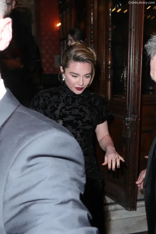 Florence Pugh photo 6 of 1242