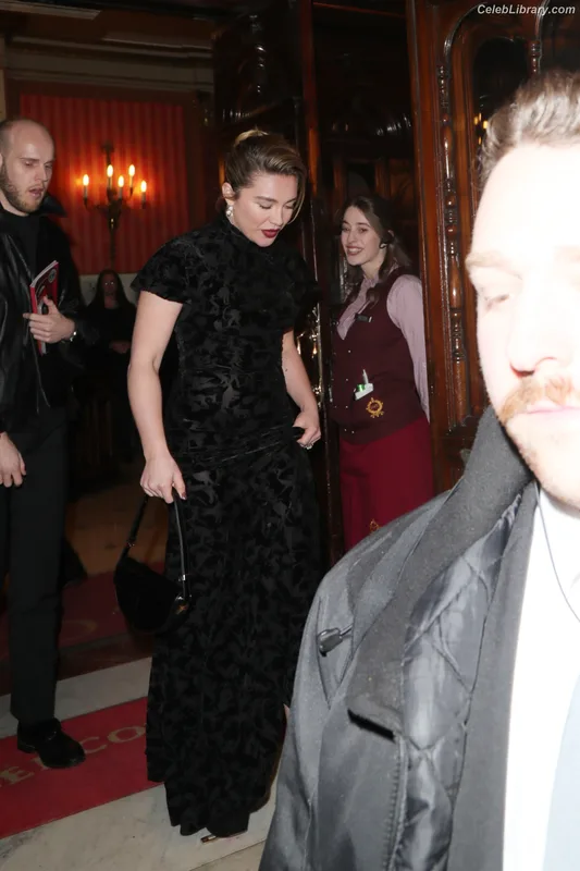 Florence Pugh photo 17 of 1242