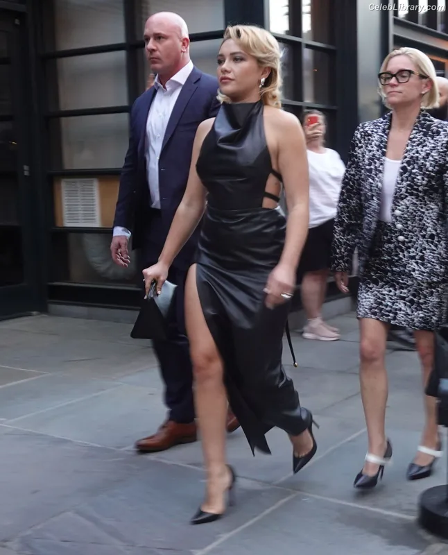 Florence Pugh photo 14 of 1242