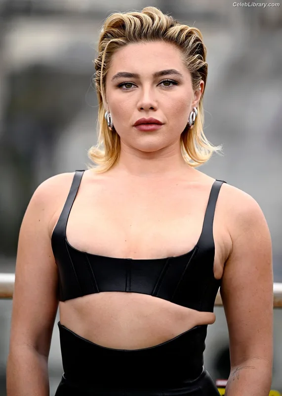 Florence Pugh photo 1 of 1242