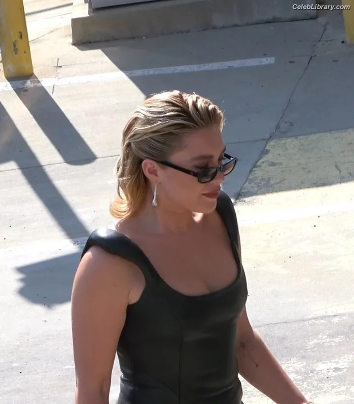 Florence Pugh photo 2 of 1242