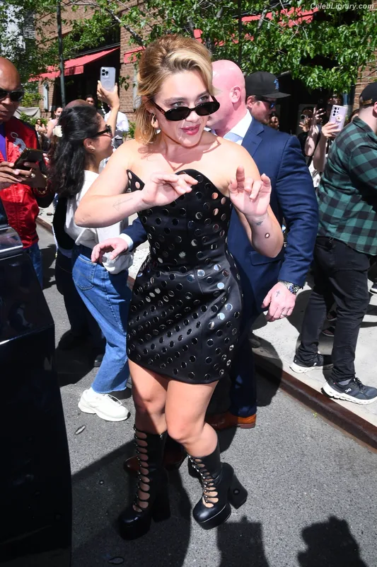 Florence Pugh photo 14 of 1242