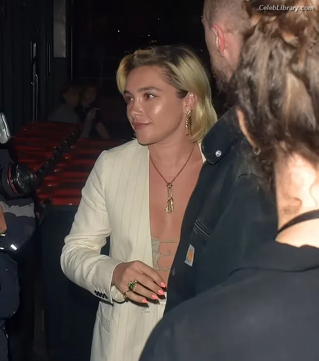 Florence Pugh photo 5 of 1242