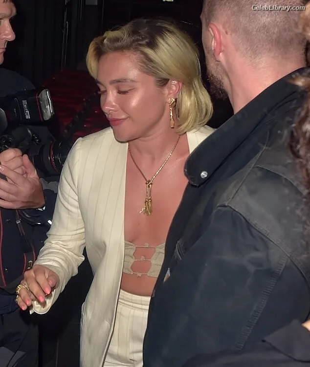 Florence Pugh photo 14 of 1242