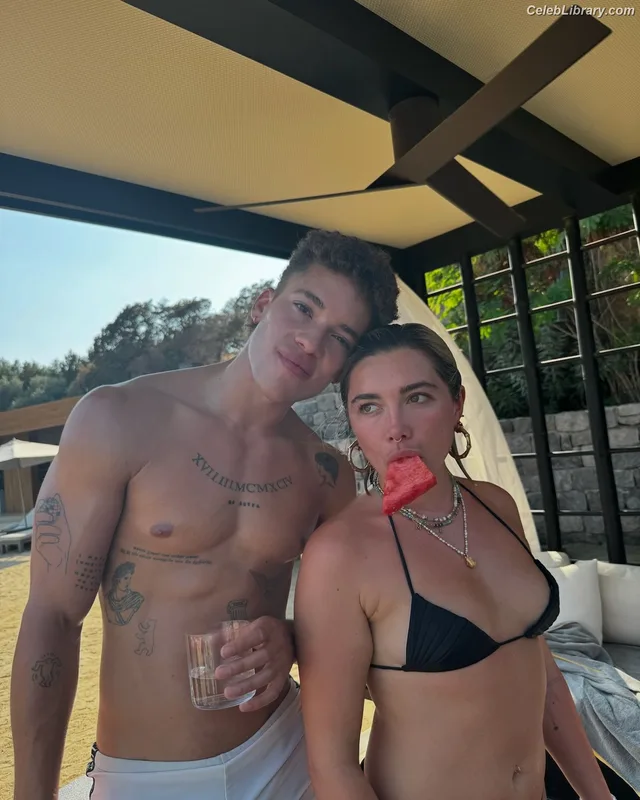 Florence Pugh photo 16 of 1242