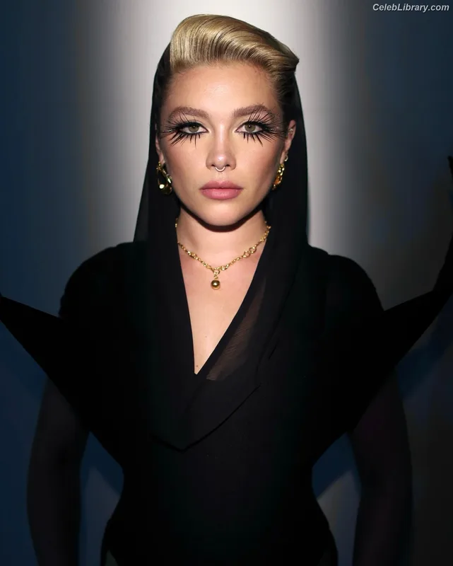 Florence Pugh photo 17 of 1242