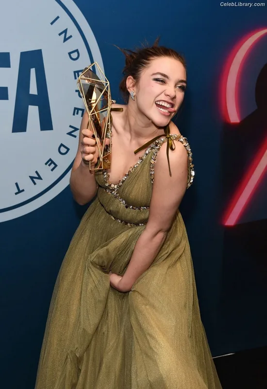Florence Pugh photo 3 of 1242