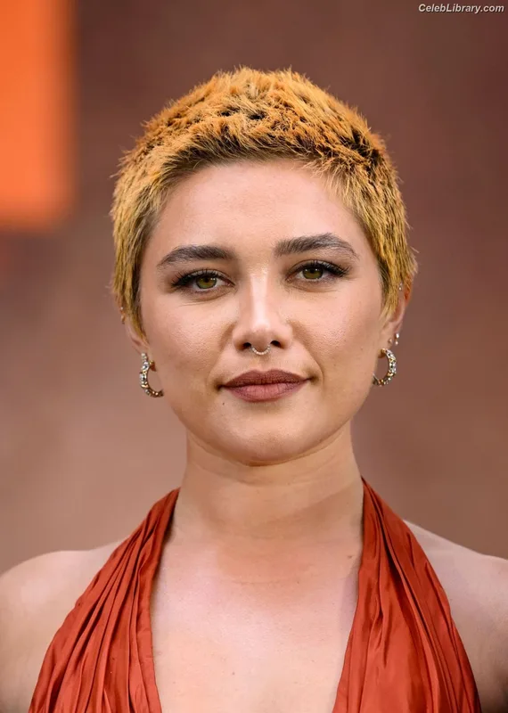 Florence Pugh photo 21 of 1242